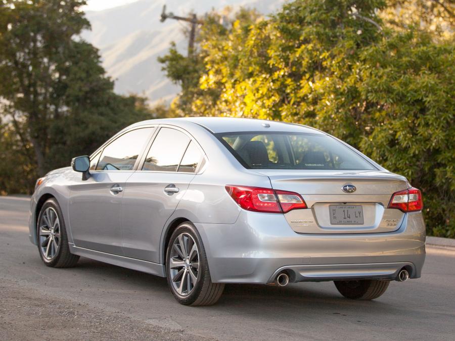  Subaru Legacy 3.6R 2015 года  (фото 2 из 11)